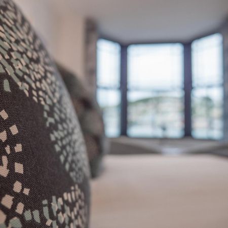 Waterfront House Bed & Breakfast ดาร์ตมัธ ภายนอก รูปภาพ