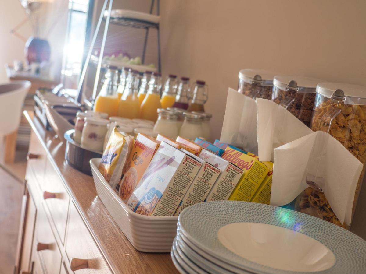 Waterfront House Bed & Breakfast ดาร์ตมัธ ภายนอก รูปภาพ