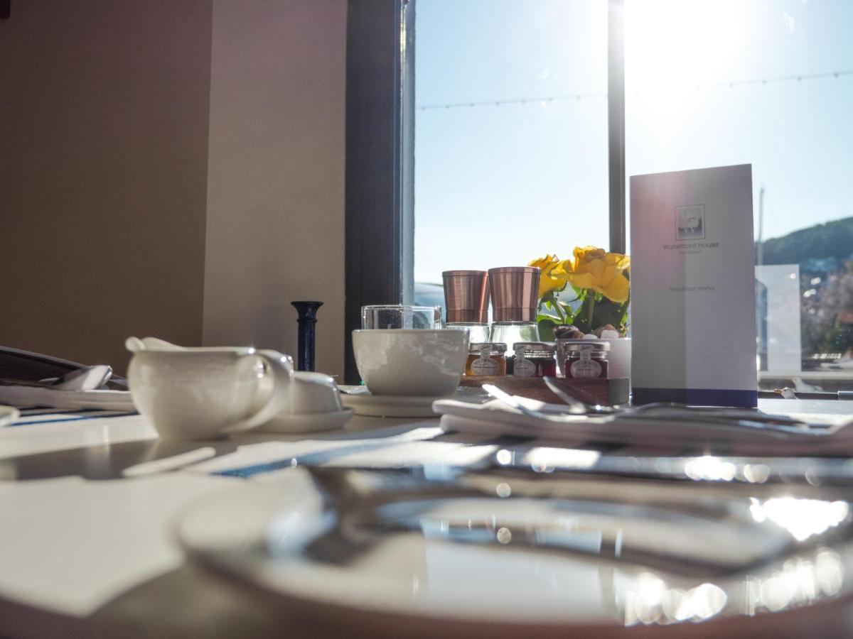 Waterfront House Bed & Breakfast ดาร์ตมัธ ภายนอก รูปภาพ