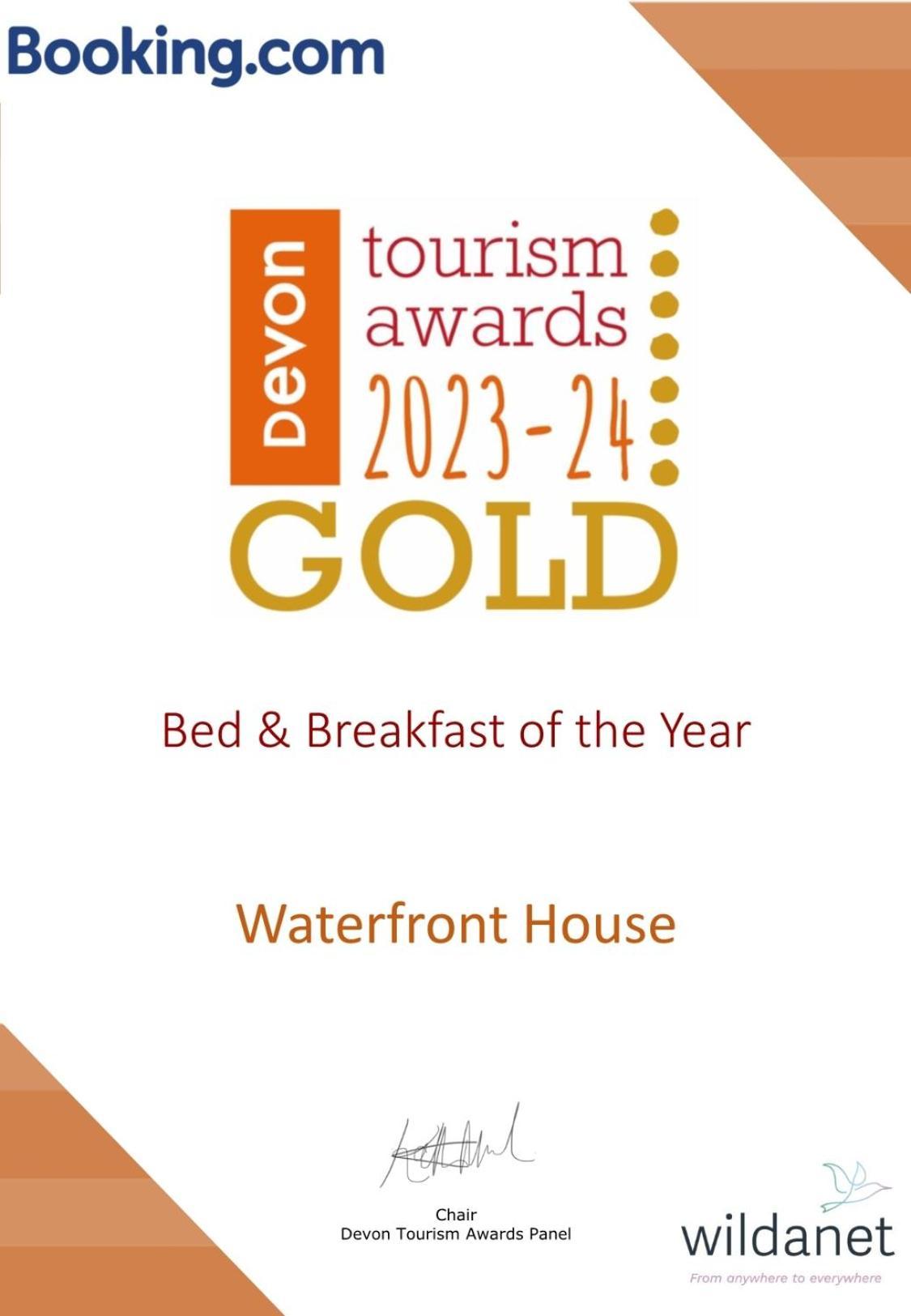 Waterfront House Bed & Breakfast ดาร์ตมัธ ภายนอก รูปภาพ